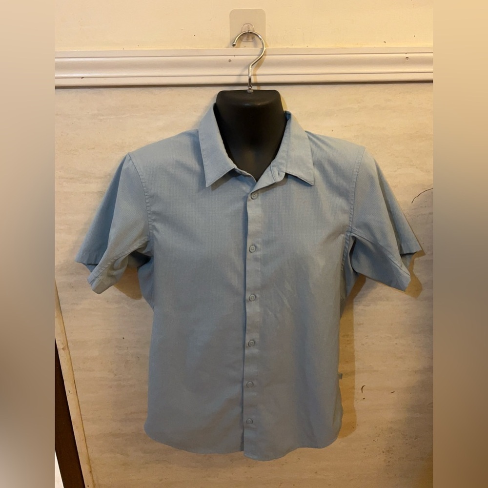Lululemon Airing Easy Short
Sleeve Buttondown Sky Blue
